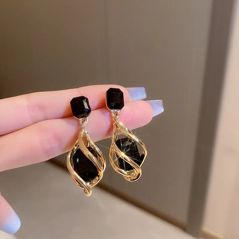 Black Trendy Twisted Crystal Water Drop Earring