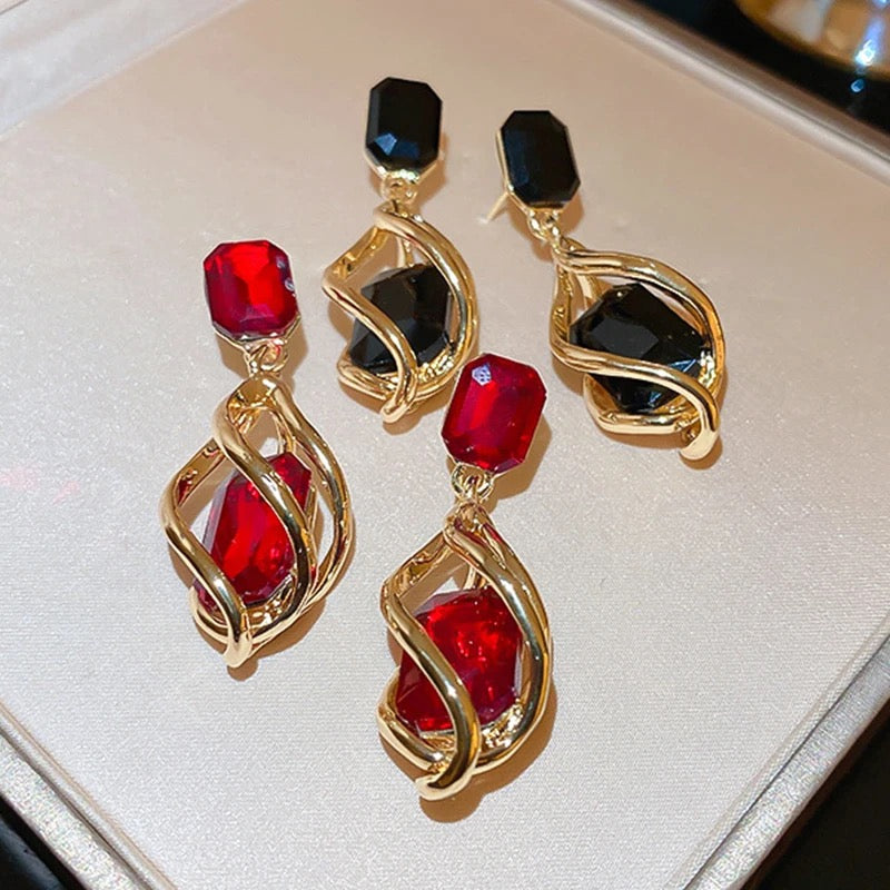 Black Trendy Twisted Crystal Water Drop Earring