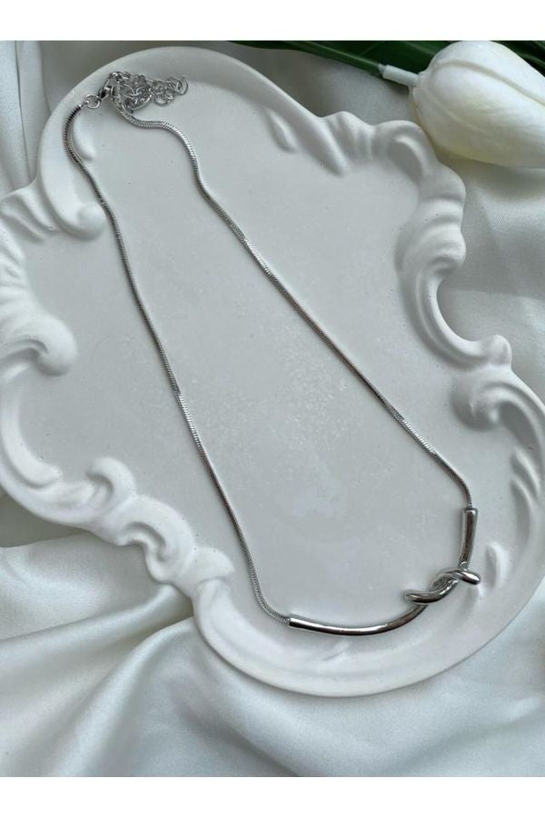 Simple Knot Silver Princess Necklace