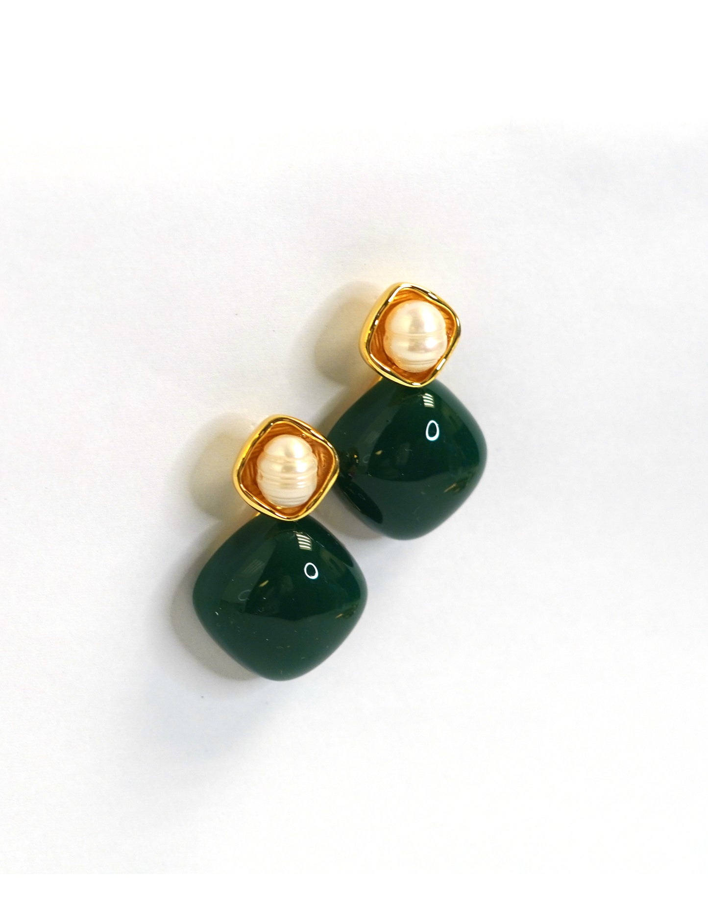 Bulgy Pearl Stone Red and Green Drop Earrings