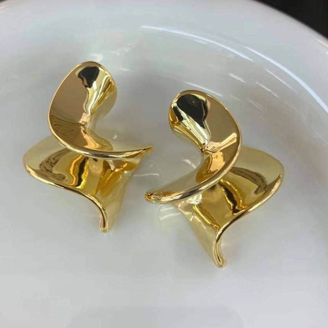 Curved Wavy Gold Stud Earrings with 925 Sterling Silver Post