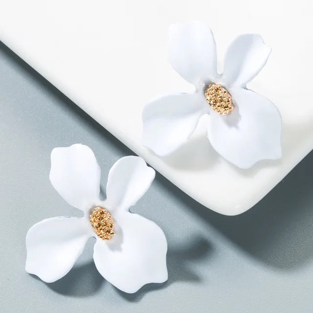 White Four Leaves Floral Shaped Stud Earring