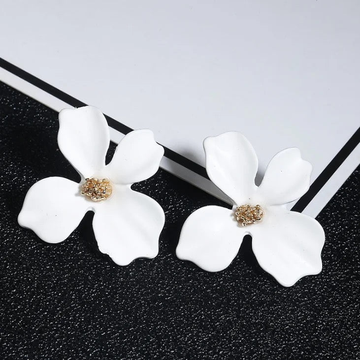 White Four Leaves Floral Shaped Stud Earring