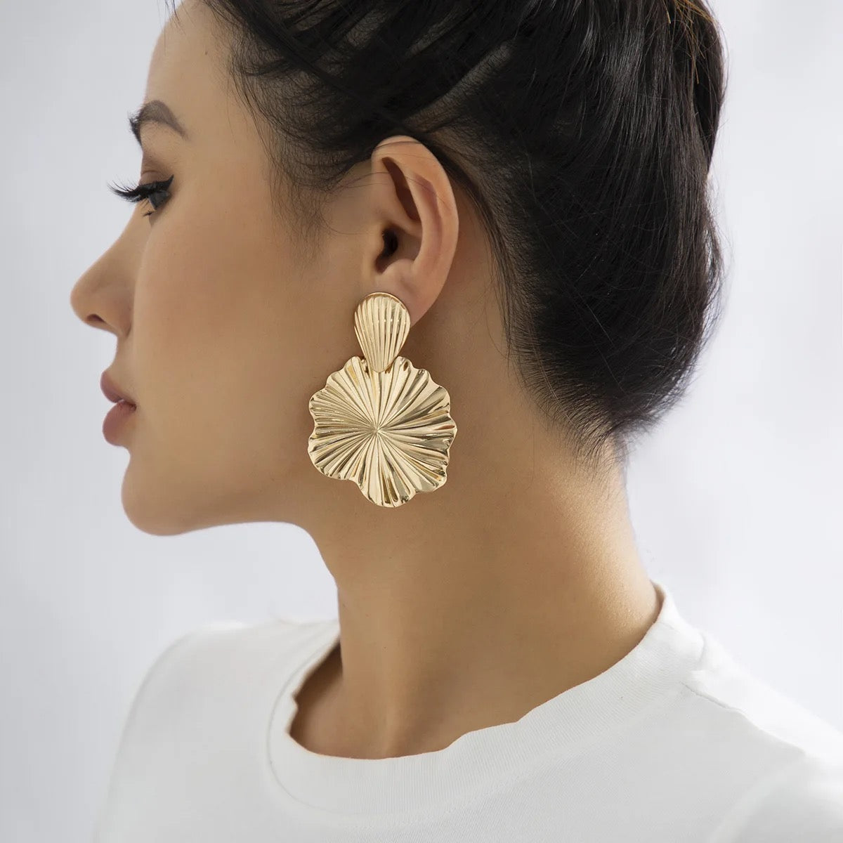 Gold Shell Lotus Leaf Drop Earring