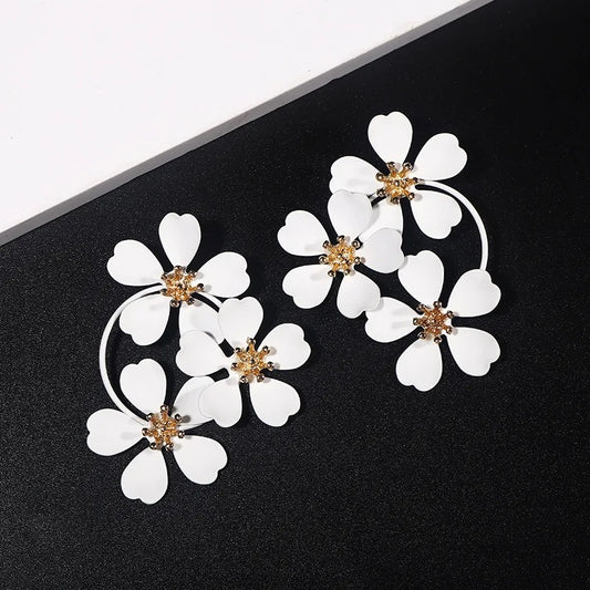 Vintage White Three Fllower Drop Earring