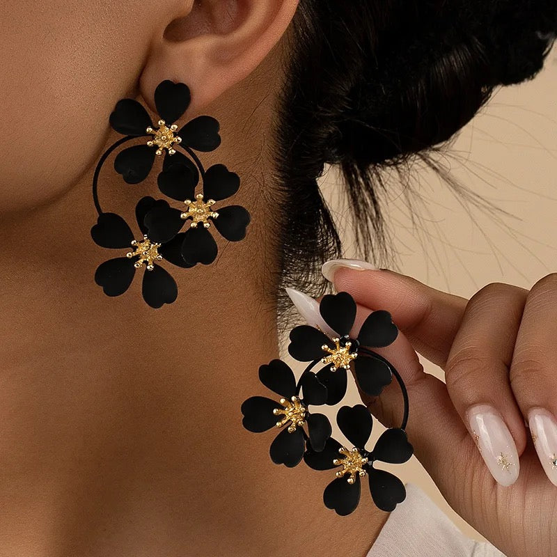 Vintage Black Three Fllower Drop Earring