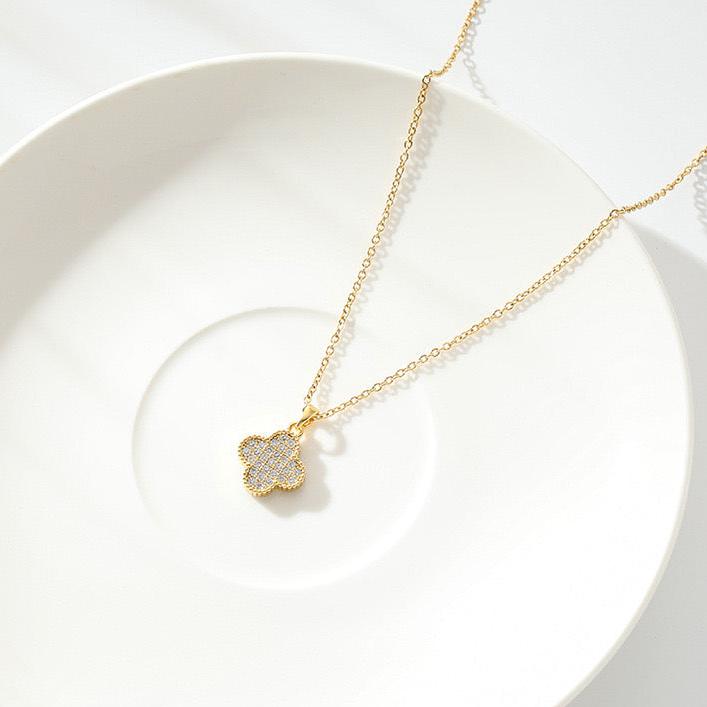 Zircon Dotted Gold Clover Classic St Stilver Necklace