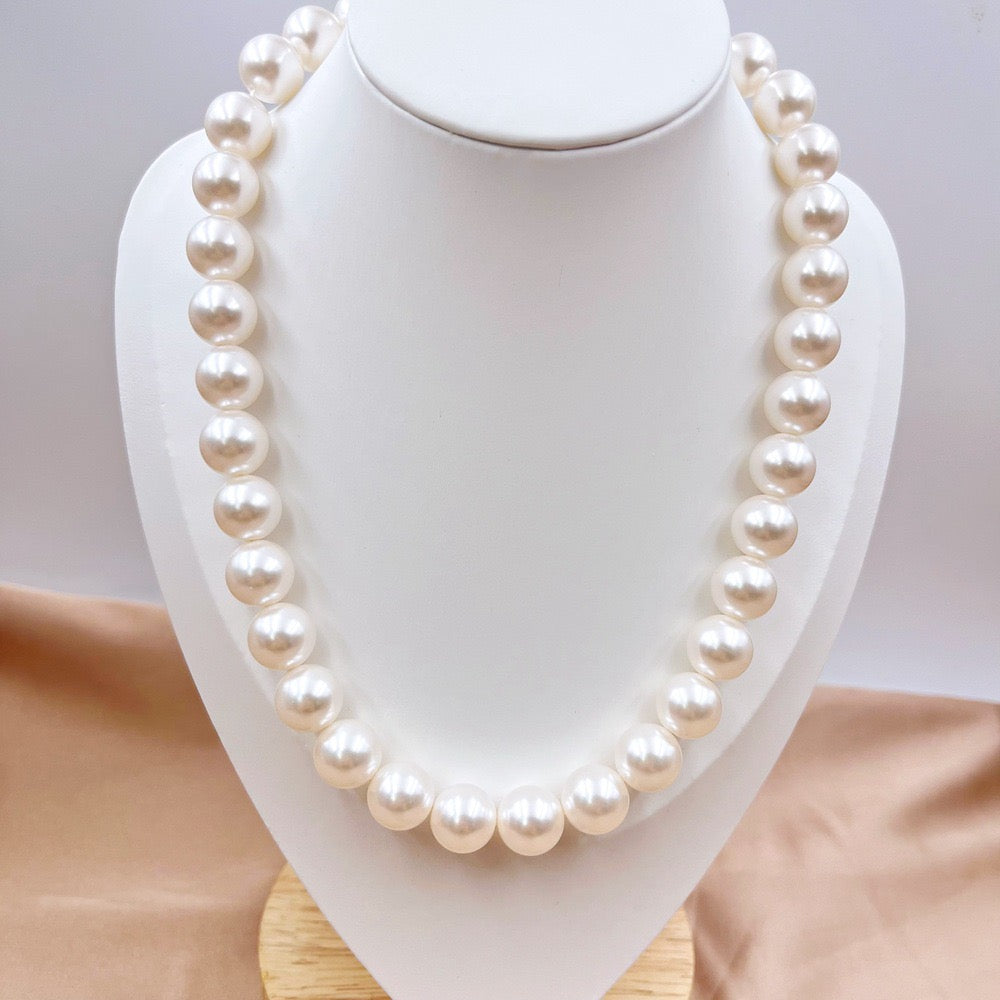 White Pearl Gold Choker Necklace