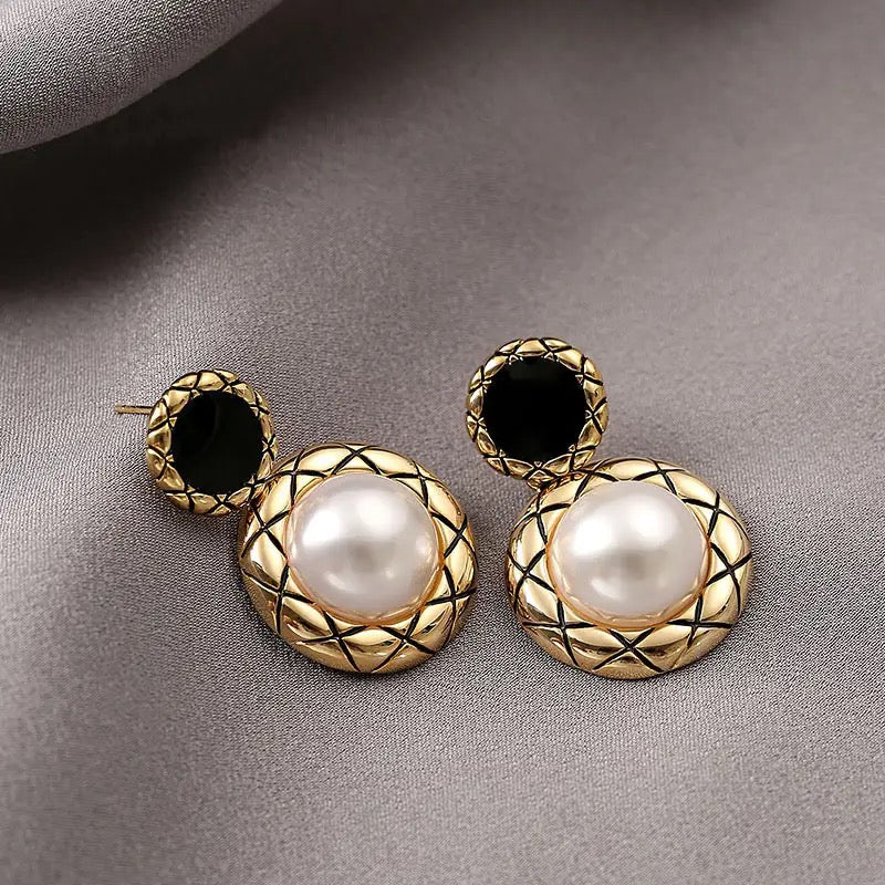 Pearly gold drop earrings